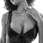 Body en vinyle et tulle transparent pour un look audacieux - SexyPlus – Image 4