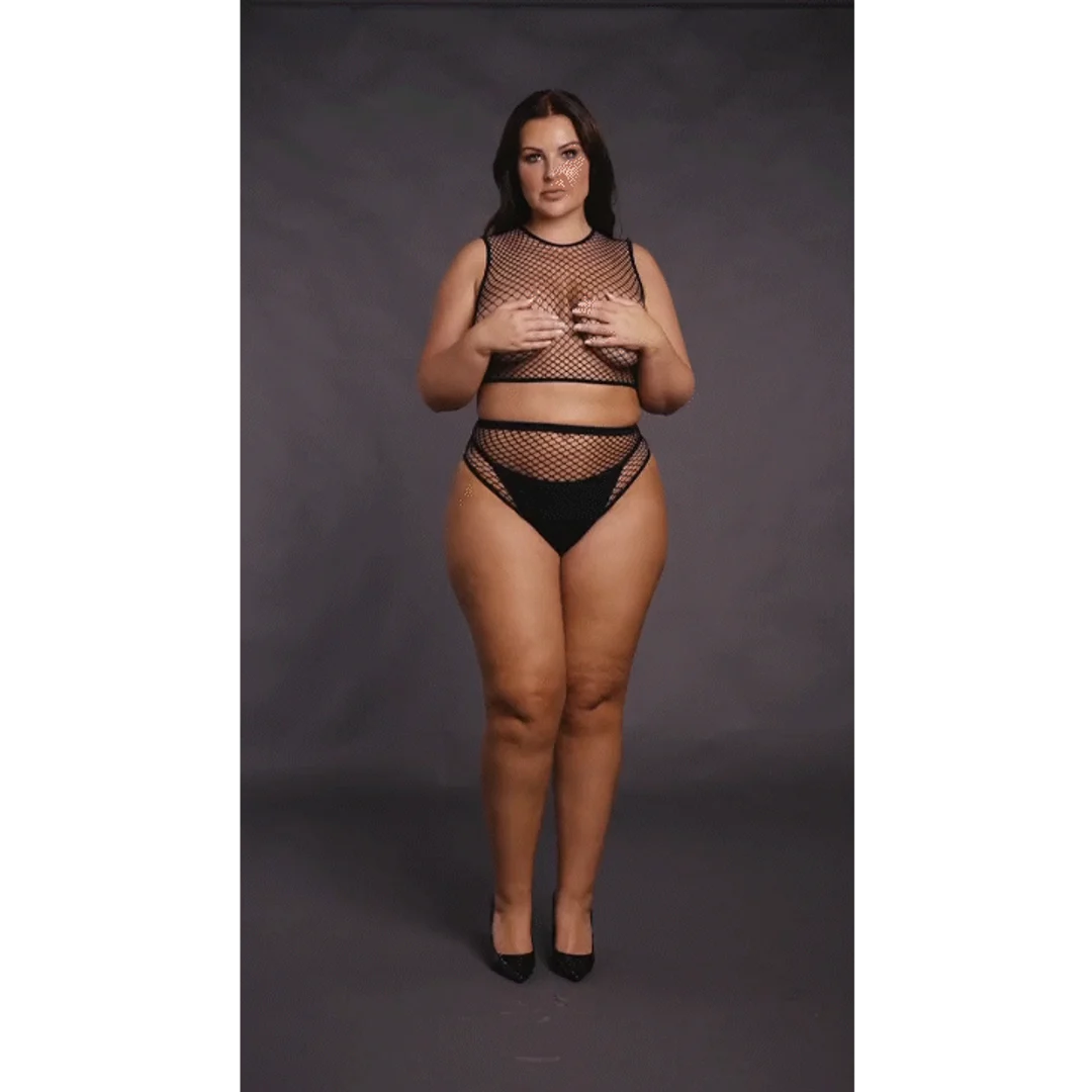 Ensemble de lingerie sensuel avec crop top en résille et entrejambe ouvert, pour les silhouettes pulpeuses – OSX – Image 6
