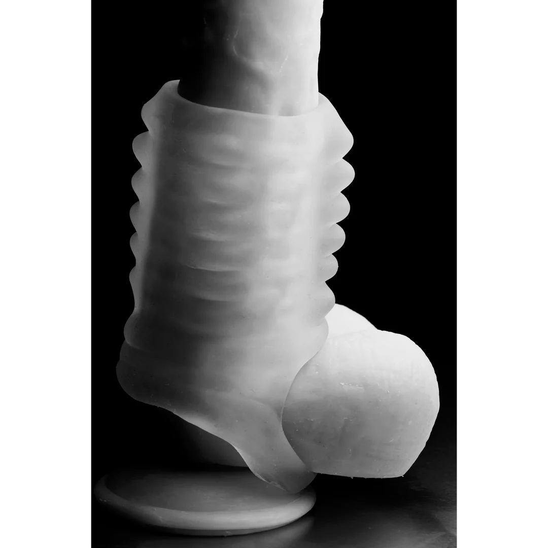 Gaine masturbatrice XR Brands avec harnais pour testicules – Image 6