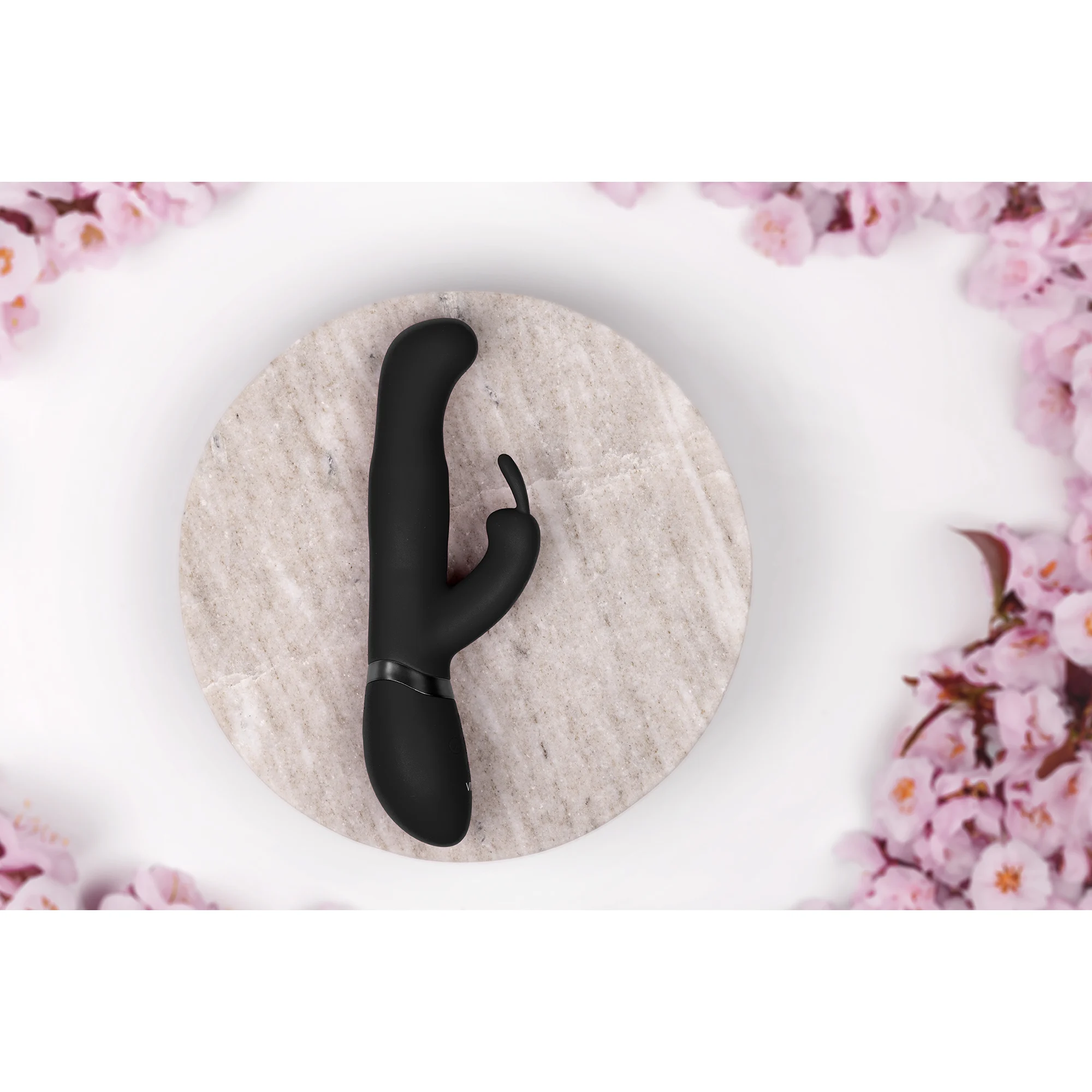 Vibromasseur rabbit – perles rotatives et double stimulation – noir (Izara) VIVE by Shots – Image 7