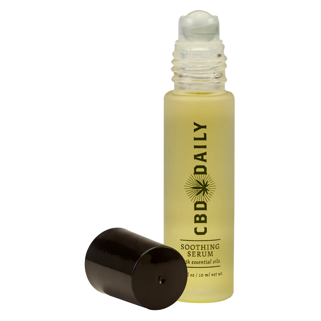 Earthly Body Sérum apaisant avec bille roll on 10 ml – Image 3